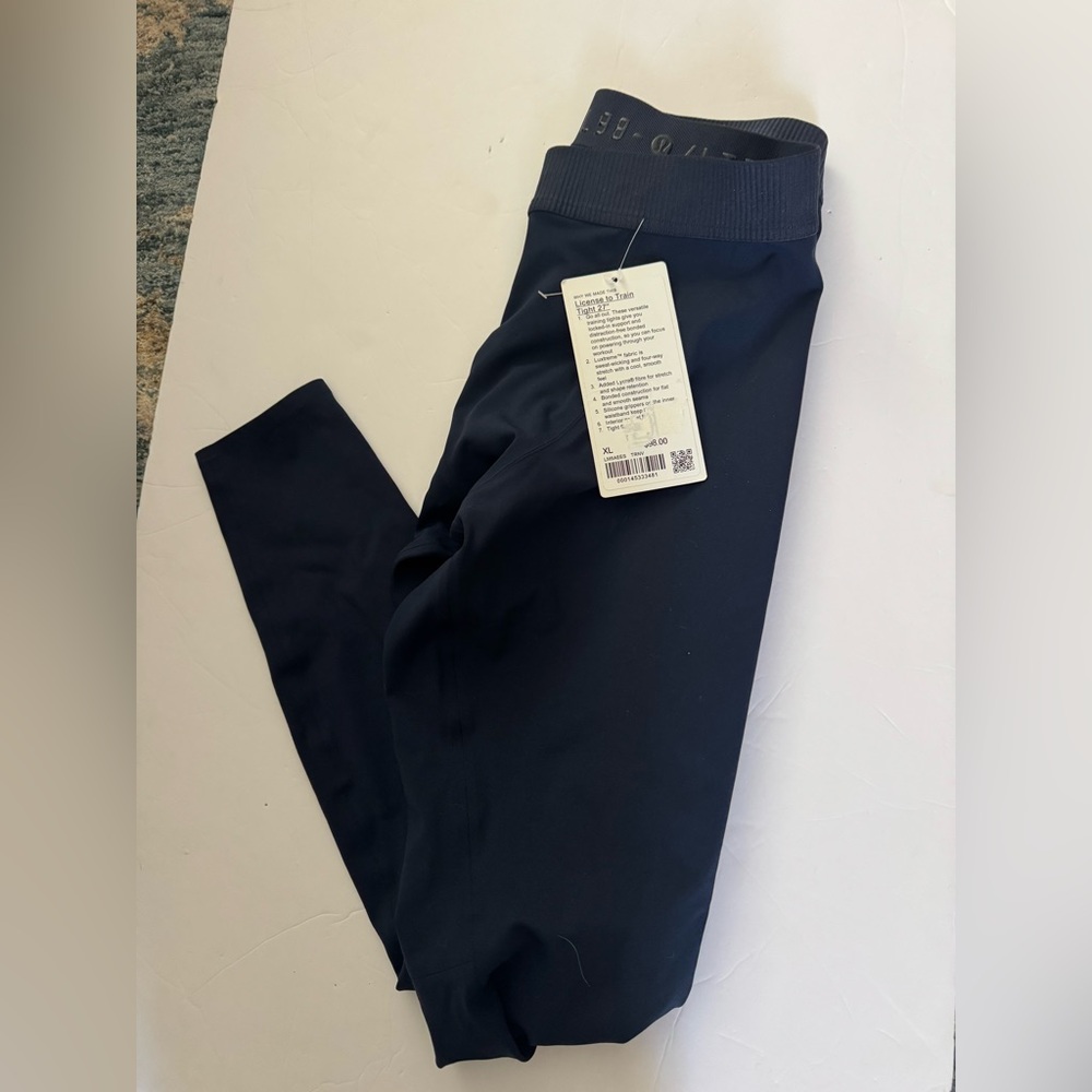 Lululemon License to train tight 27" NWT size XL true navy